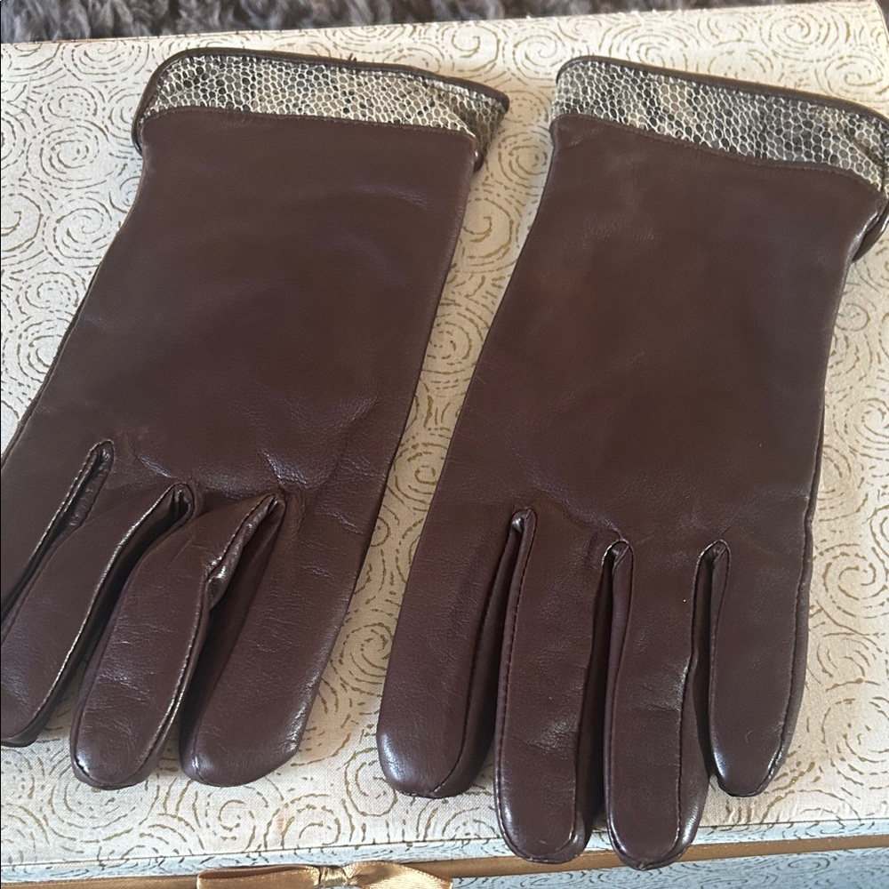 Brown Grandoe Gloves with Reptile Trim - Large